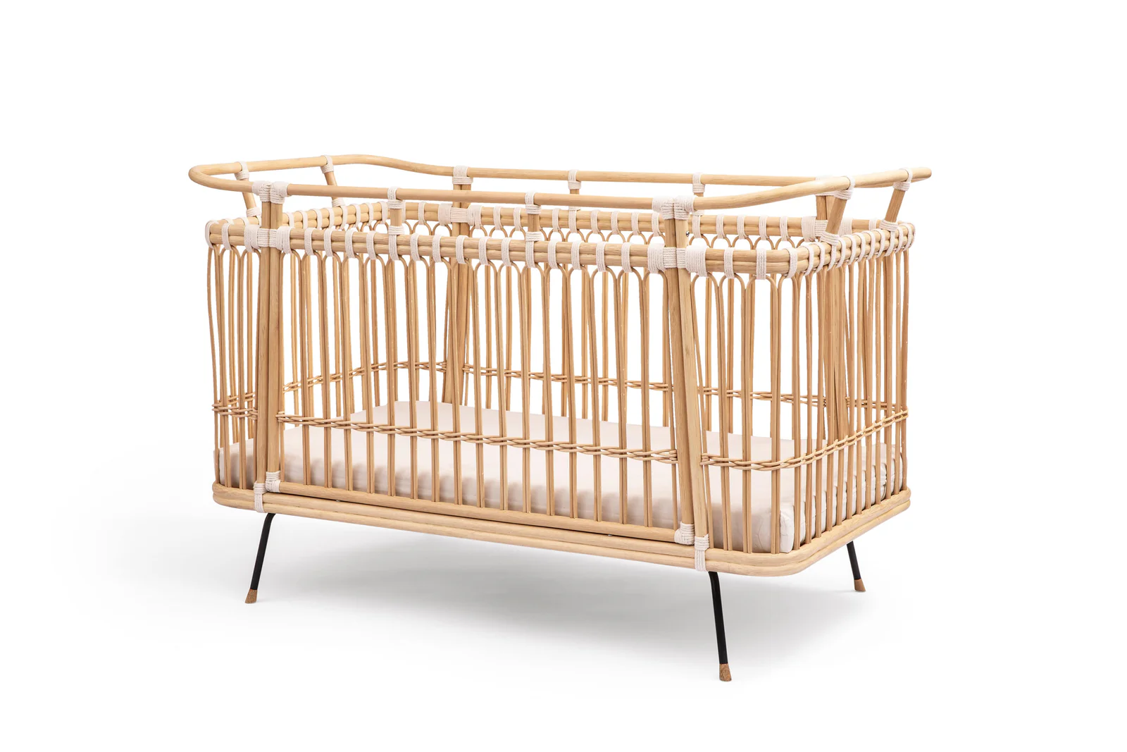 BERMBACH Handcrafted Kinderbett PAUL